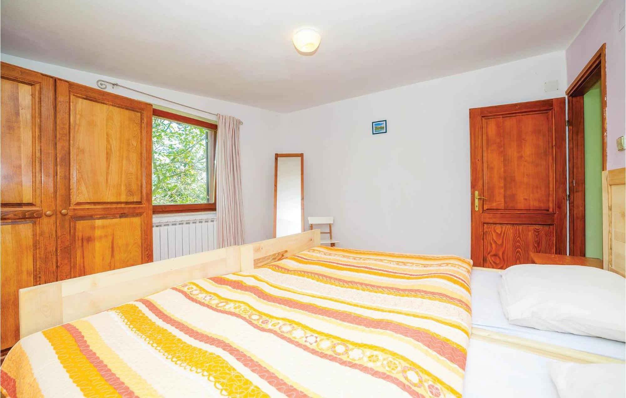 7 Bedroom Pet Friendly Home In Crni Kal Crni Kal  Kültér fotó