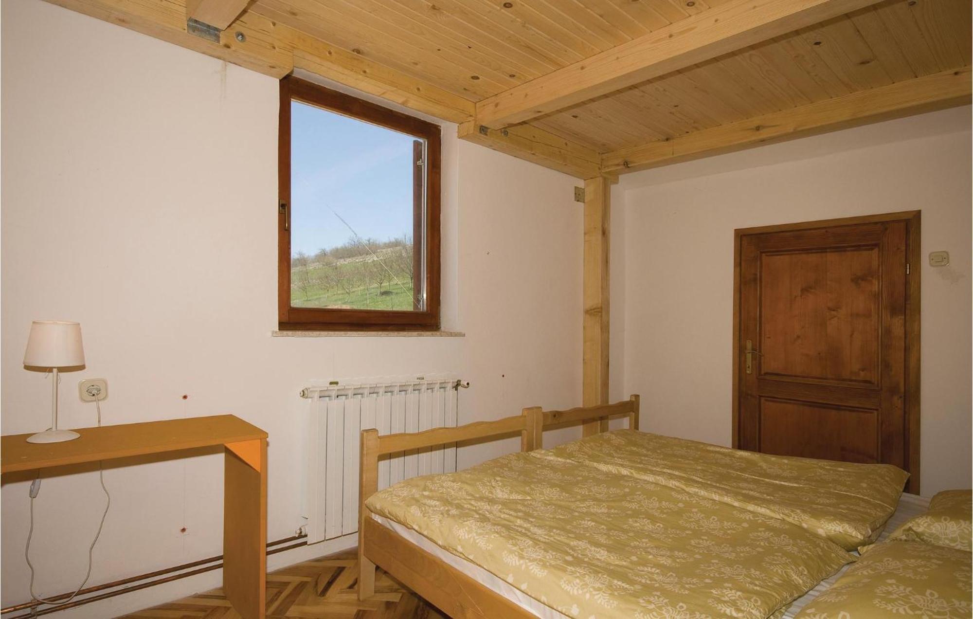 7 Bedroom Pet Friendly Home In Crni Kal Crni Kal  Kültér fotó
