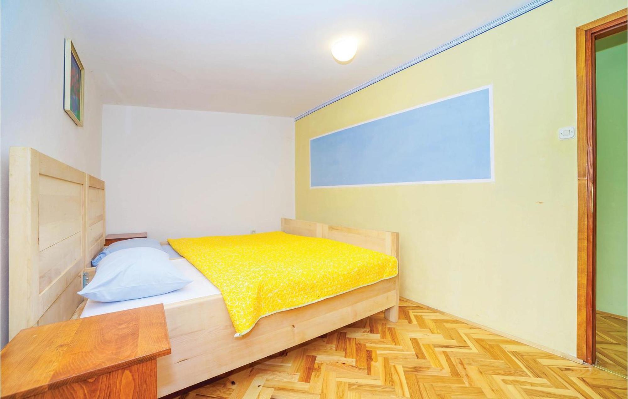 7 Bedroom Pet Friendly Home In Crni Kal Crni Kal  Kültér fotó