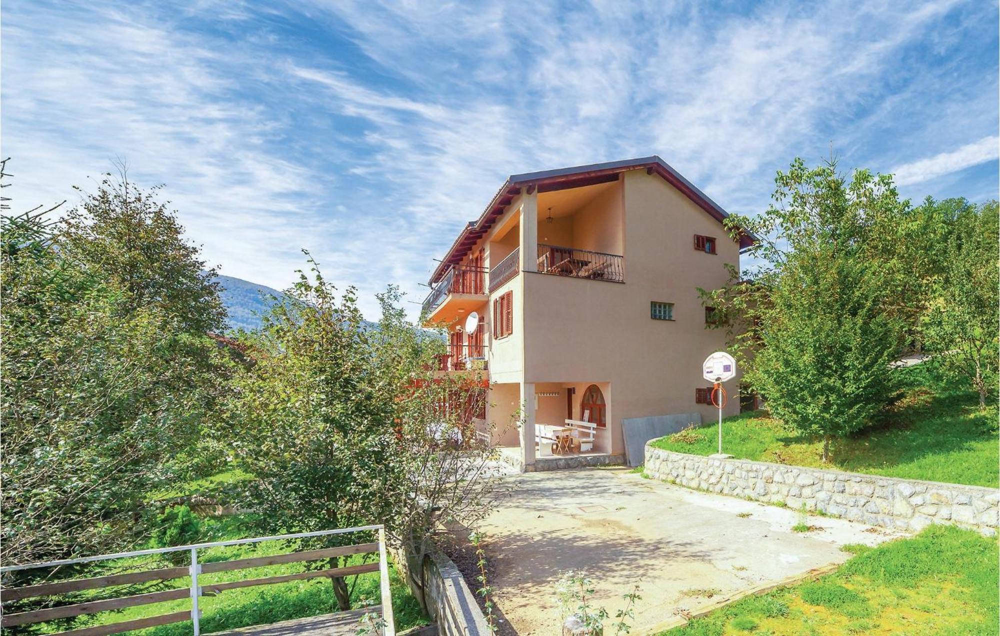 7 Bedroom Pet Friendly Home In Crni Kal Crni Kal  Kültér fotó