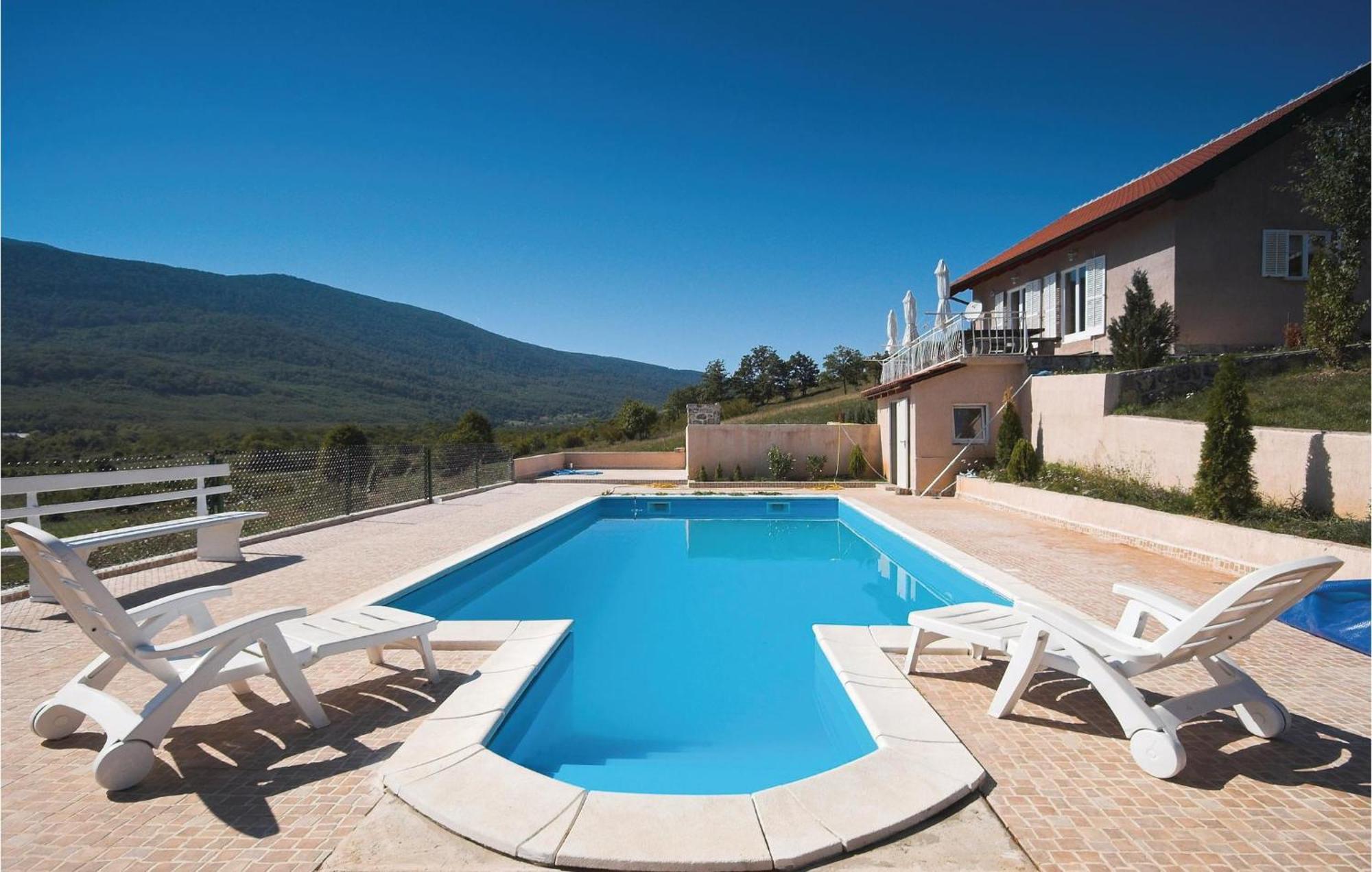 7 Bedroom Pet Friendly Home In Crni Kal Crni Kal  Kültér fotó